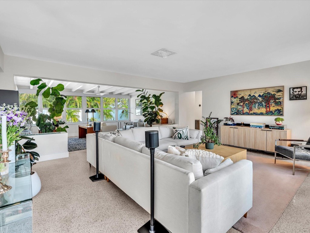 Coral Woods 33-25 B - Residential