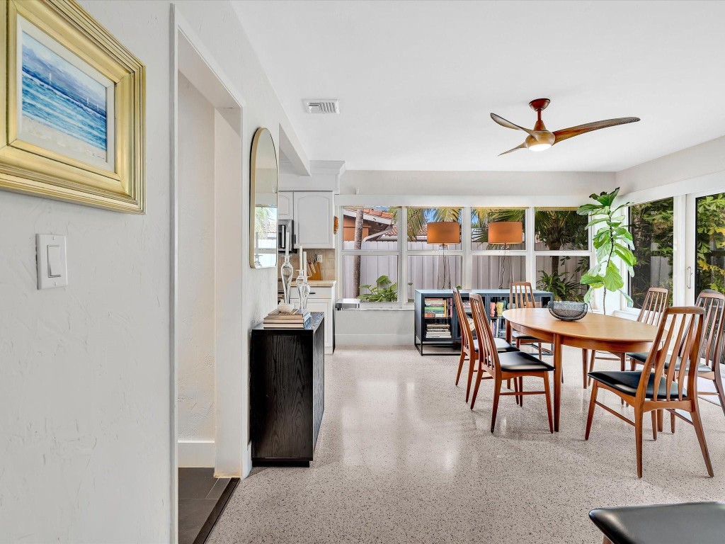 Coral Woods 33-25 B - Residential