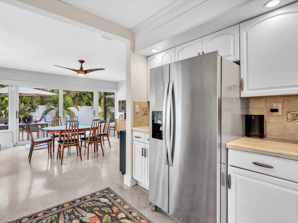 Coral Woods 33-25 B - Residential