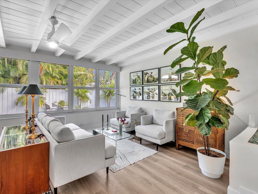 Coral Woods 33-25 B - Residential