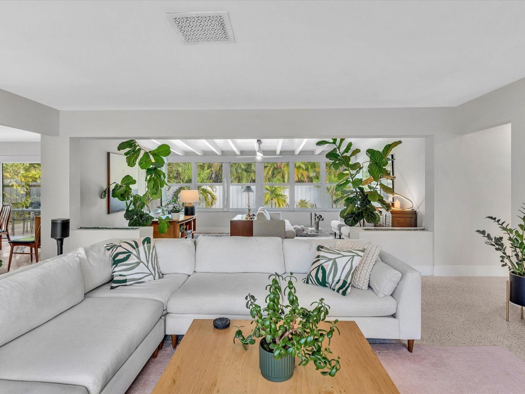 Coral Woods 33-25 B - Residential