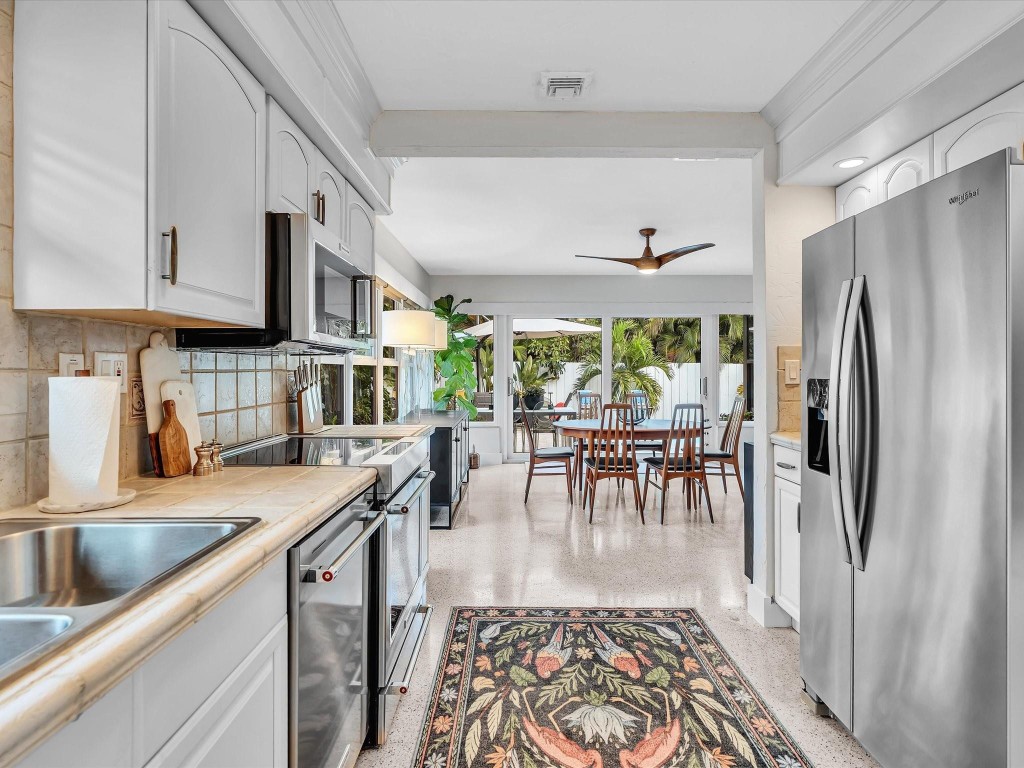 Coral Woods 33-25 B - Residential