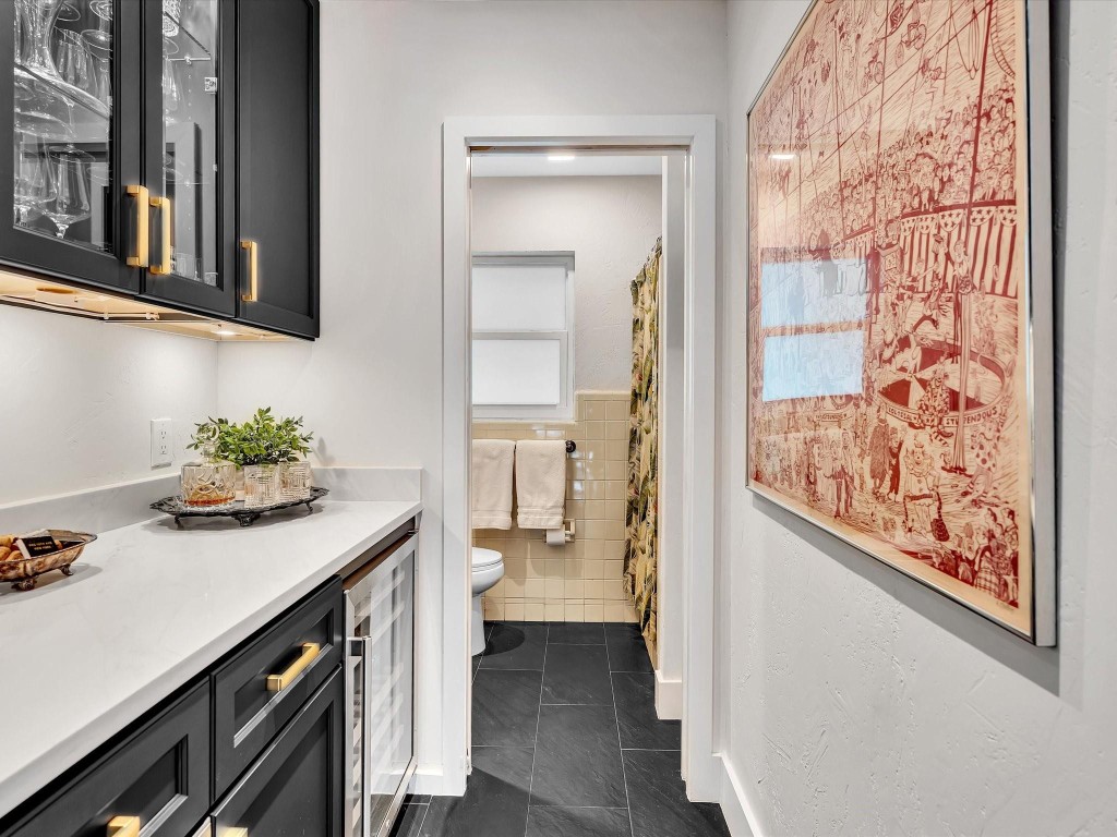 Coral Woods 33-25 B - Residential