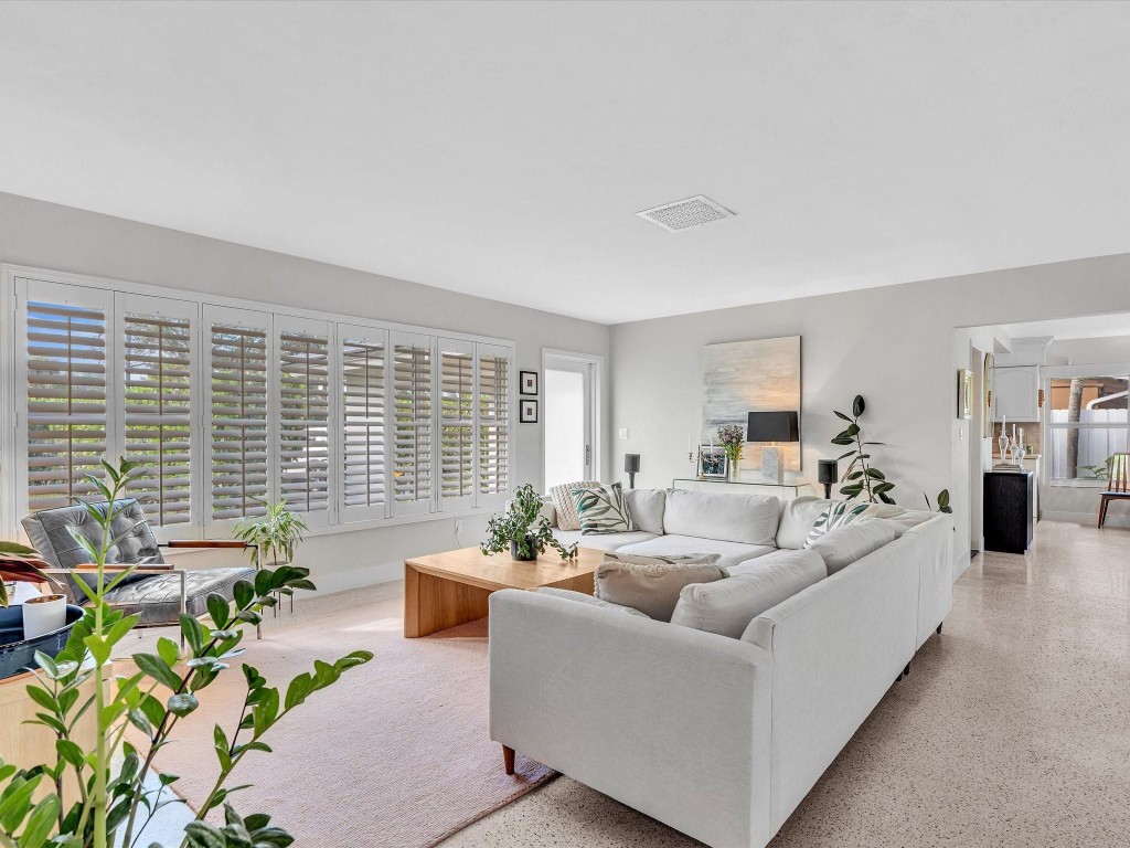 Coral Woods 33-25 B - Residential