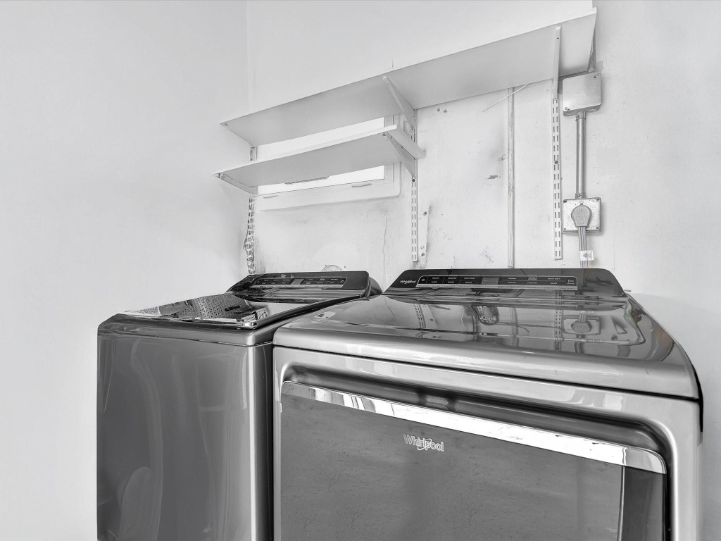 Coral Woods 33-25 B - Residential