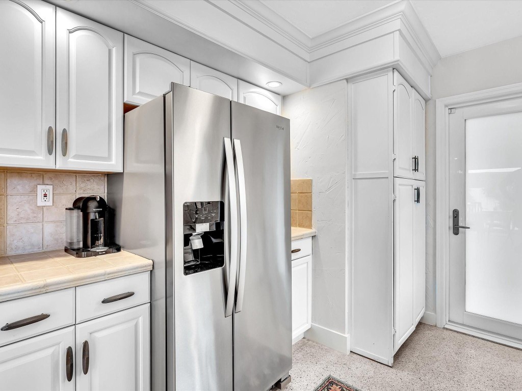 Coral Woods 33-25 B - Residential