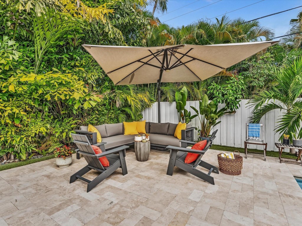 Coral Woods 33-25 B - Residential