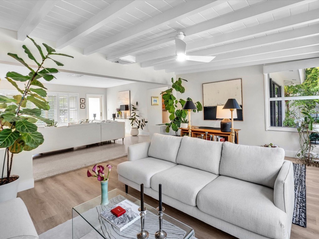 Coral Woods 33-25 B - Residential