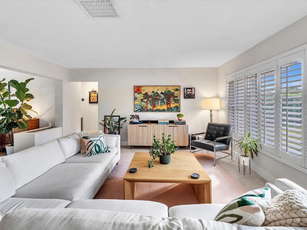 Coral Woods 33-25 B - Residential