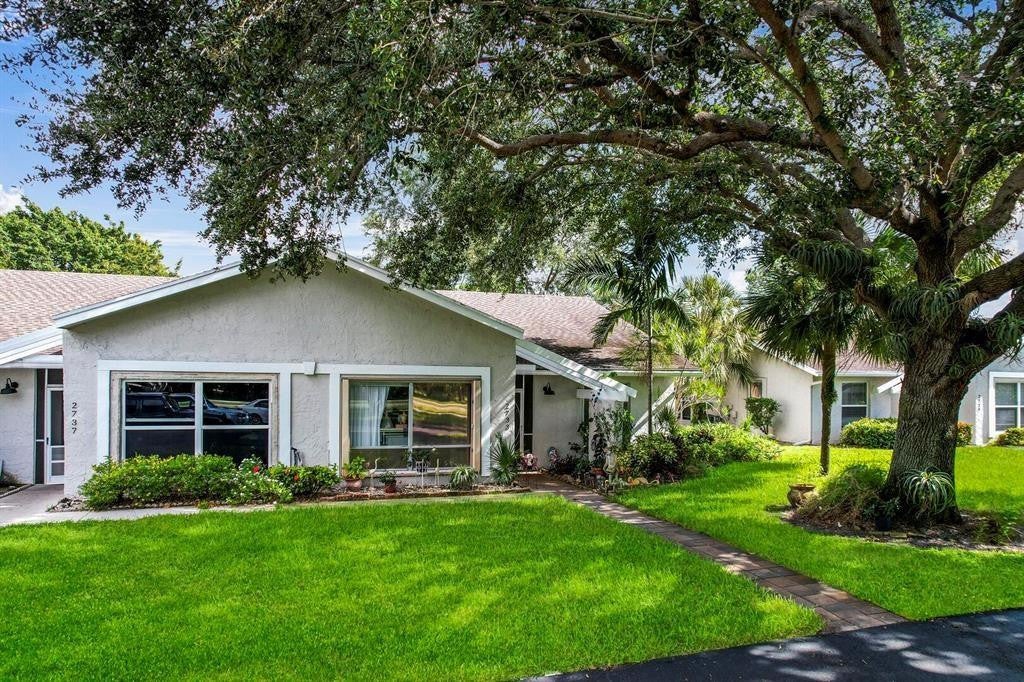 Photo of 2733 Zorno Way, Delray Beach, FL 33445 (MLS # B26039774)
