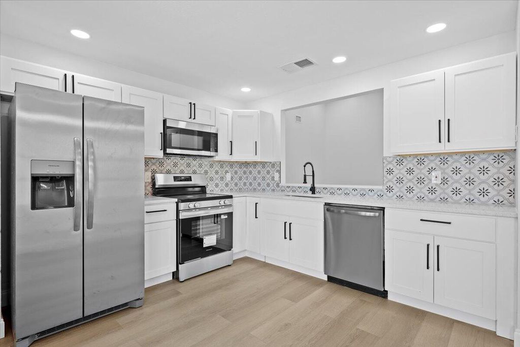 Photo of 122 Wandering Trail, Jupiter, FL 33458 (MLS # R11097284)