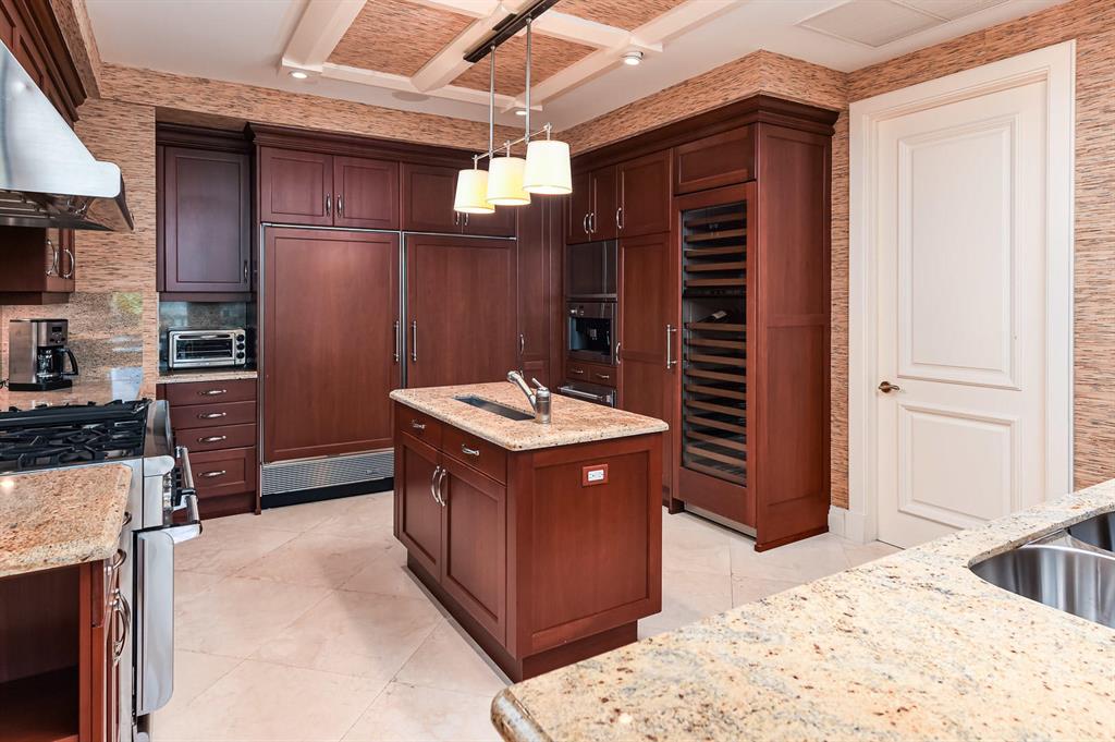 BELLARIA CONDO - Residential