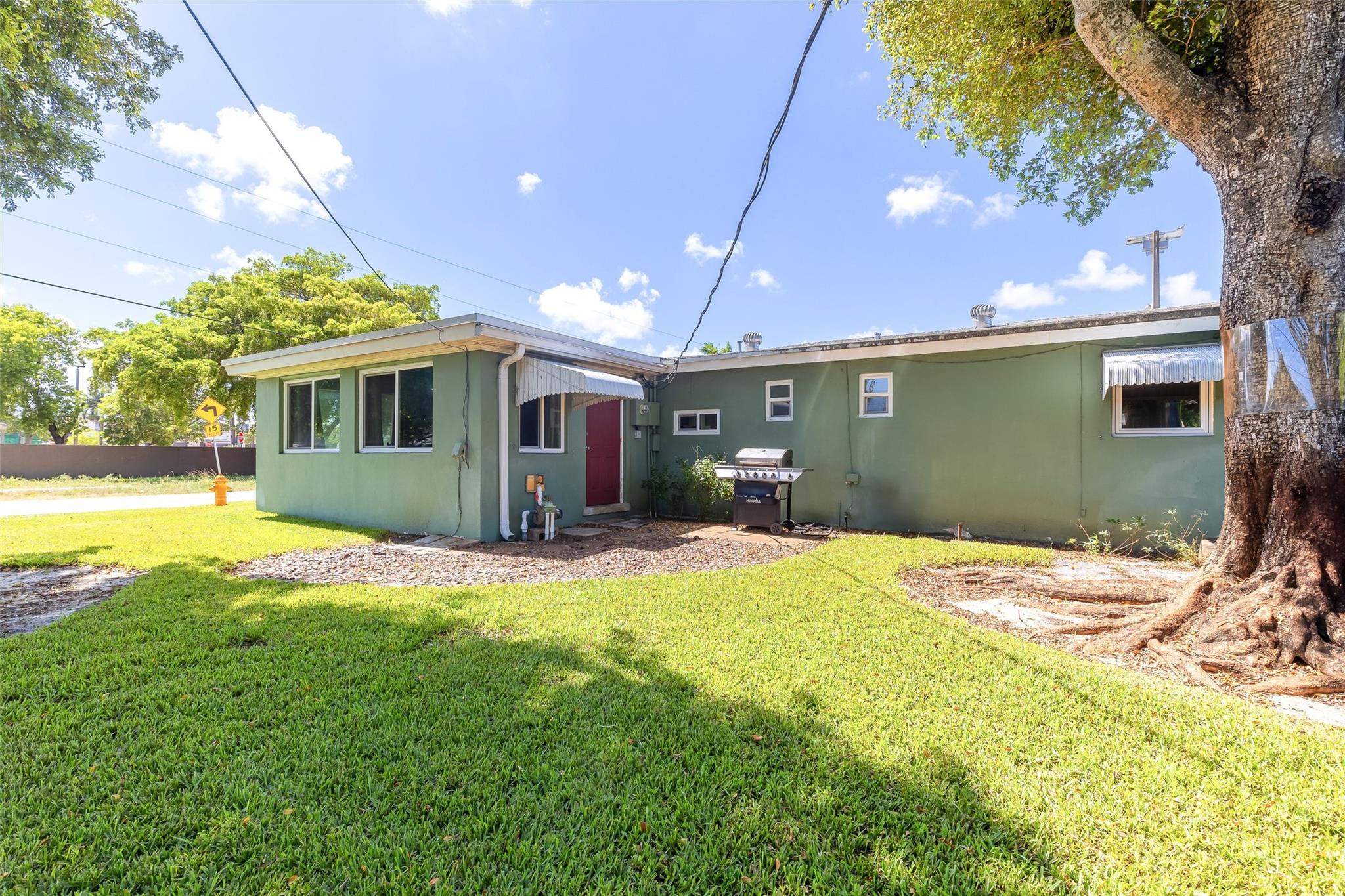 4496 SW 49th Ct