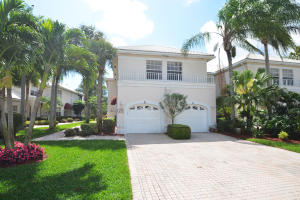 Beautiful unit 3 BR 2.5 baths. Lovely golf view. Master bath completely remodeled. Many built-ins of great quality. Closet outfitted. Shows exquisite and all in fine taste.