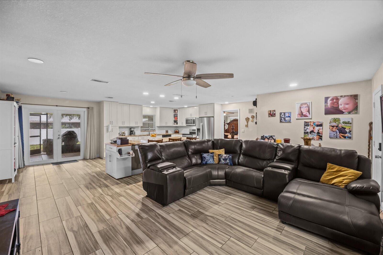 Home Search 4 5112 Myrtle Drive