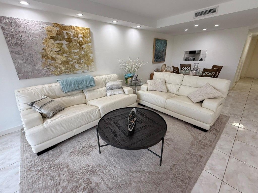 Photo of 5300 NE 24th Terrace #525c, Fort Lauderdale, FL 33308 (MLS # F10525102)