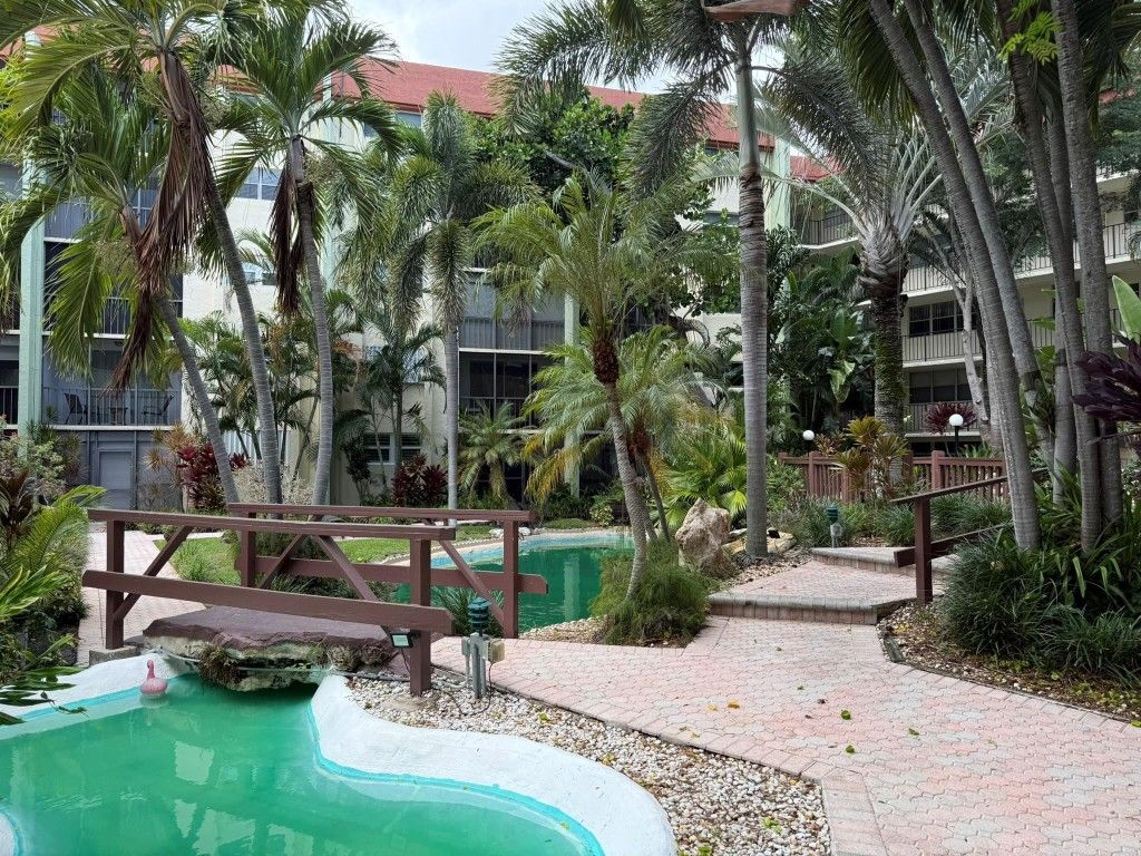 Photo of 5300 NE 24th Terrace #525c, Fort Lauderdale, FL 33308 (MLS # F10525102)