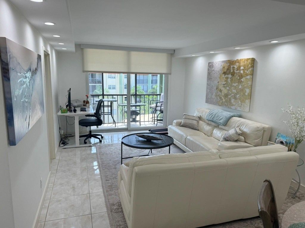 Photo of 5300 NE 24th Terrace #525c, Fort Lauderdale, FL 33308 (MLS # F10525102)