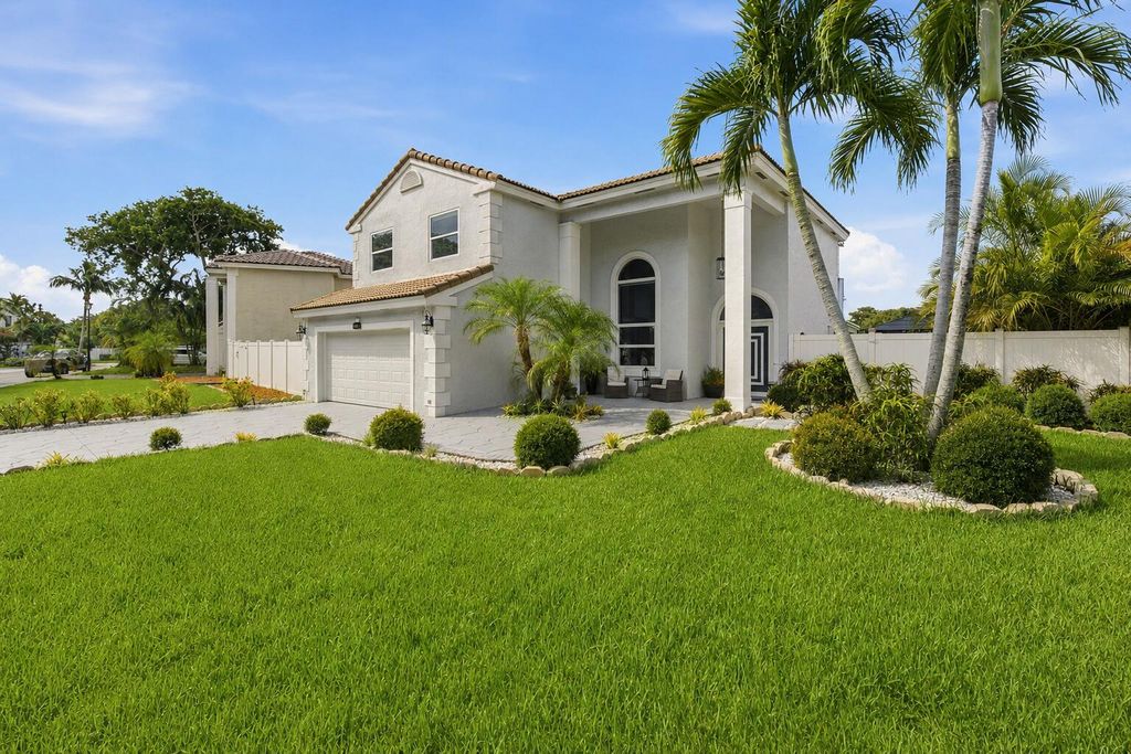 Photo of 14040 Richwood Place, Davie, FL 33325 (MLS # B26045934)