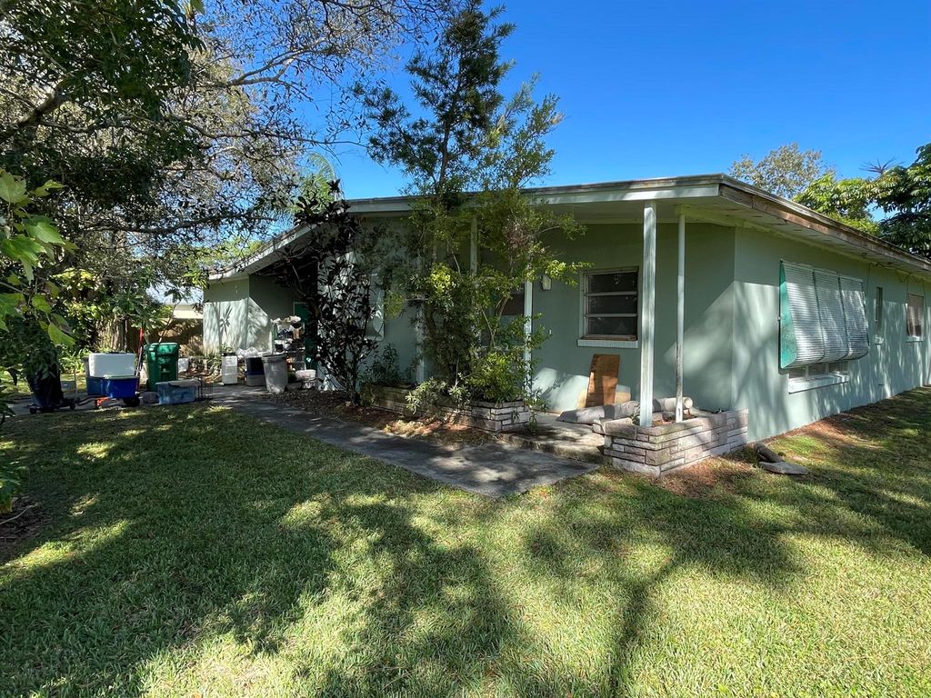 Photo of 7906 Lockwood Drive, Fort Pierce, FL 34951 (MLS # R10930507)