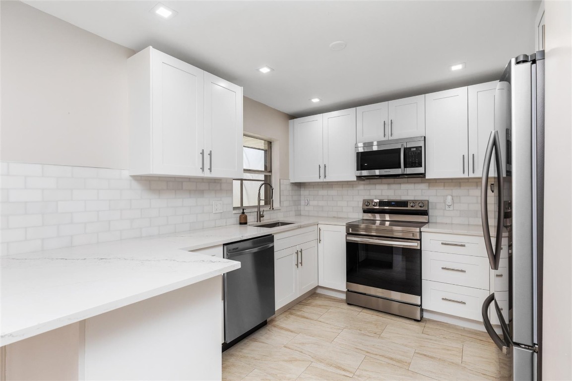 2002 SW Natura Boulevard D