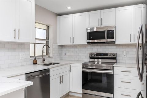 2002 SW Natura Blvd D Deerfield Beach FL 33441