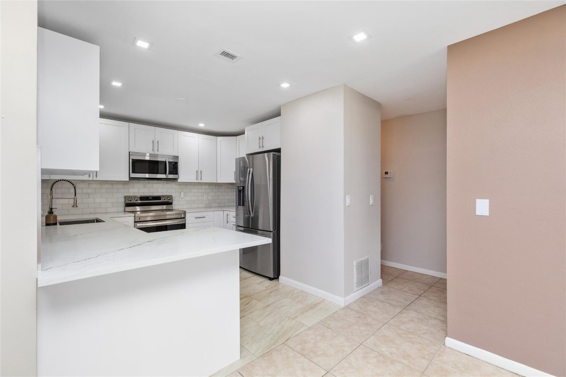 2002 SW Natura Boulevard D