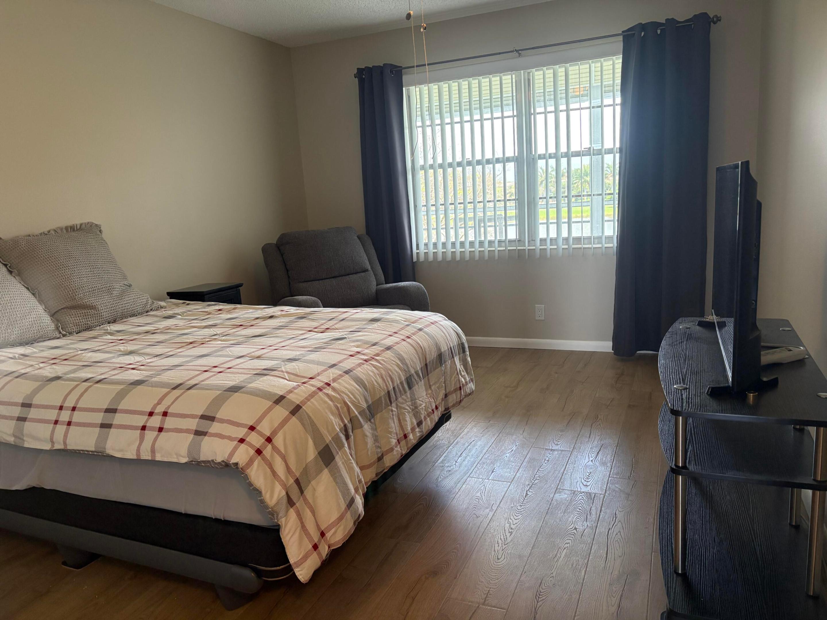 CORNWALL AT CENTURY VILLAGE CONDO - Residential Lease