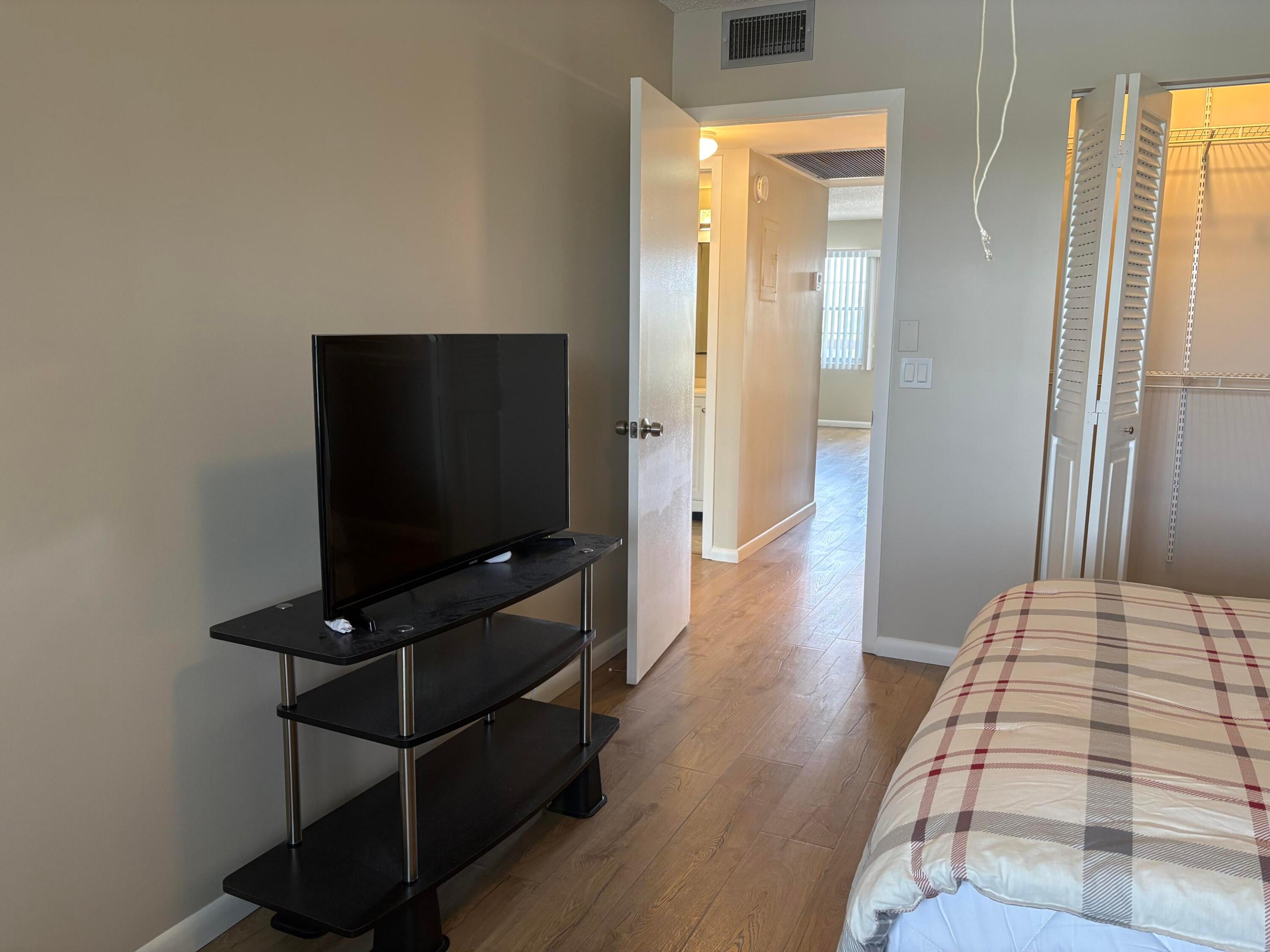 CORNWALL AT CENTURY VILLAGE CONDO - Residential Lease