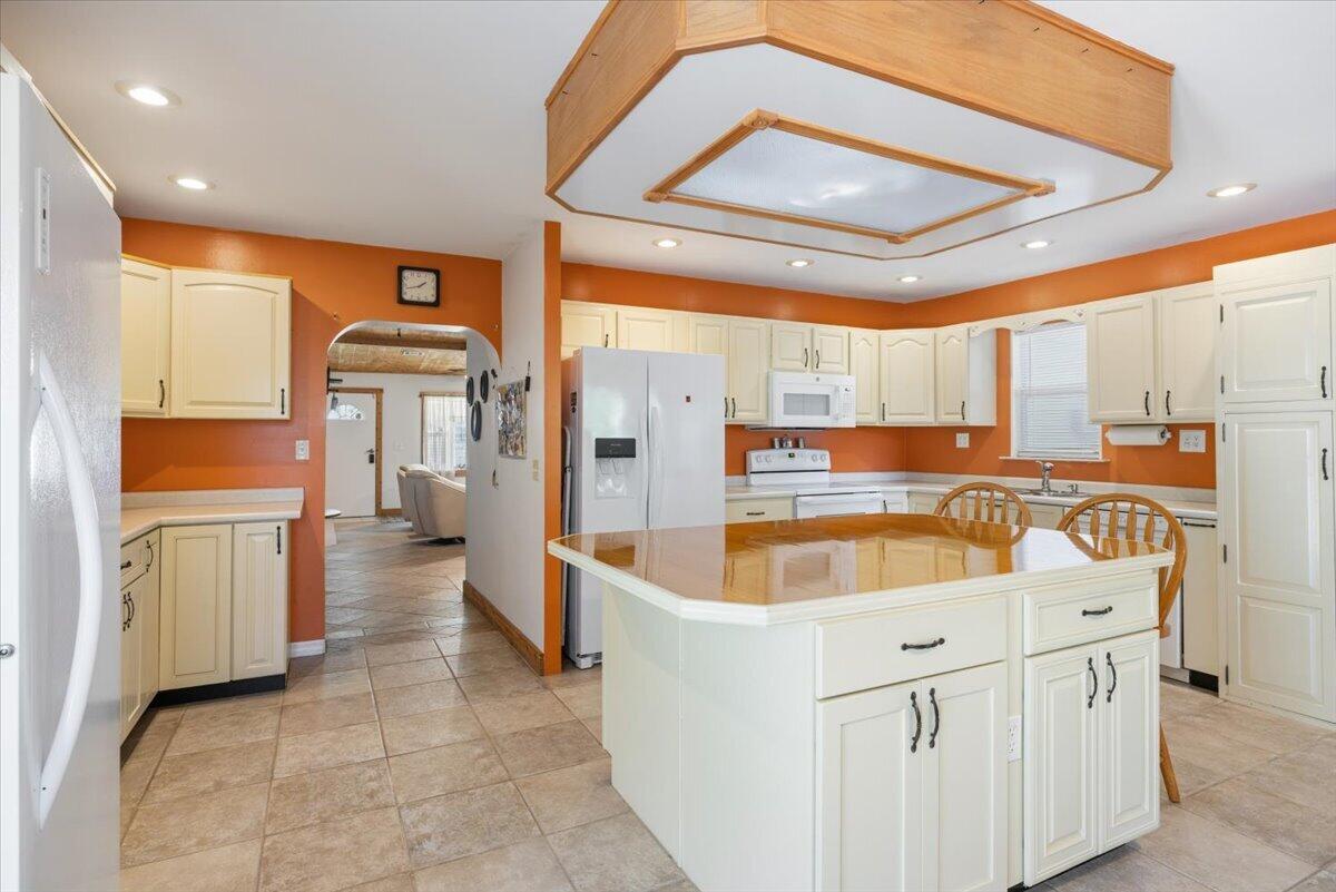 ROSEWOOD SCHOOL SUBDIVISION - Residential