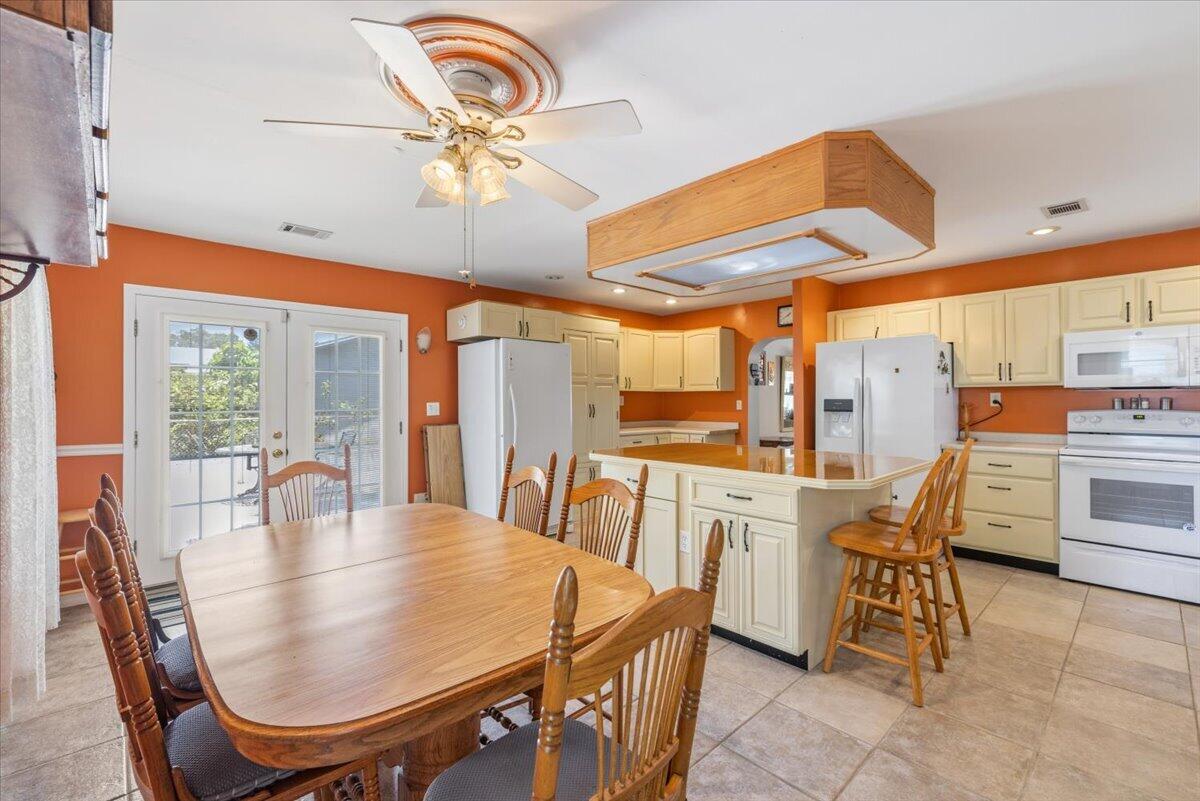ROSEWOOD SCHOOL SUBDIVISION - Residential