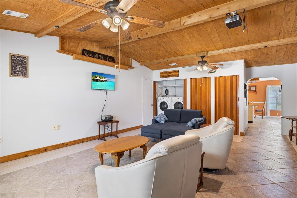 1735 40th Avenue, Vero Beach, FL, 32960/$299,000 3 1735 40th Avenue