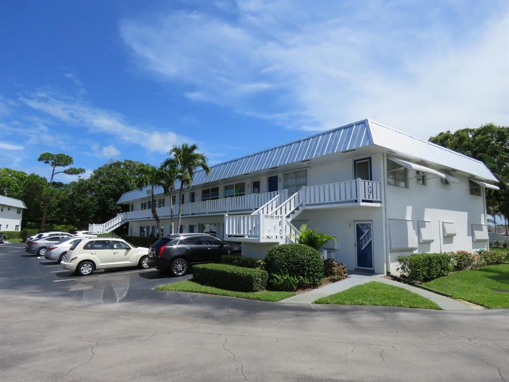 Photo of 2929 SE Ocean Blvd Boulevard #G-4, Stuart, FL 34996 (MLS # R10732051)