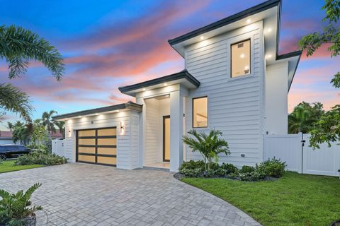 A home in Palm Beach Shores