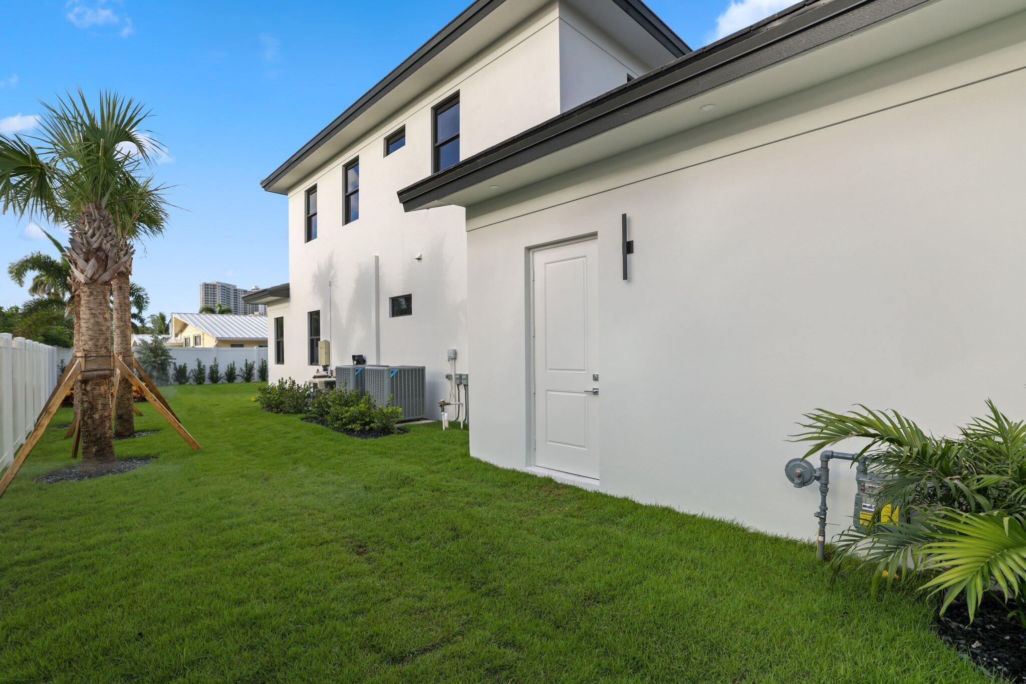 PALM BEACH SHORES - Residential