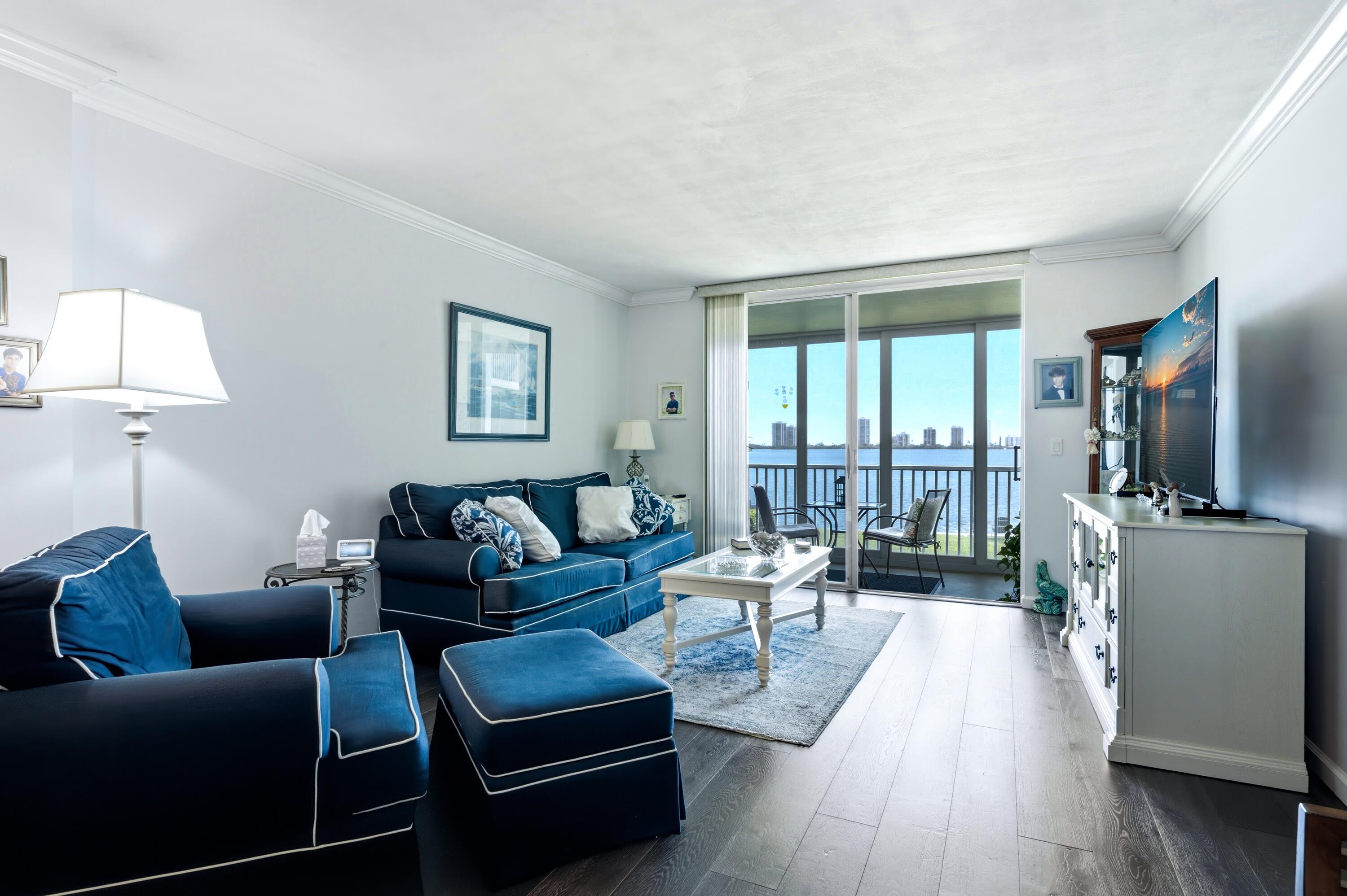 100 Paradise Harbour Boulevard 203