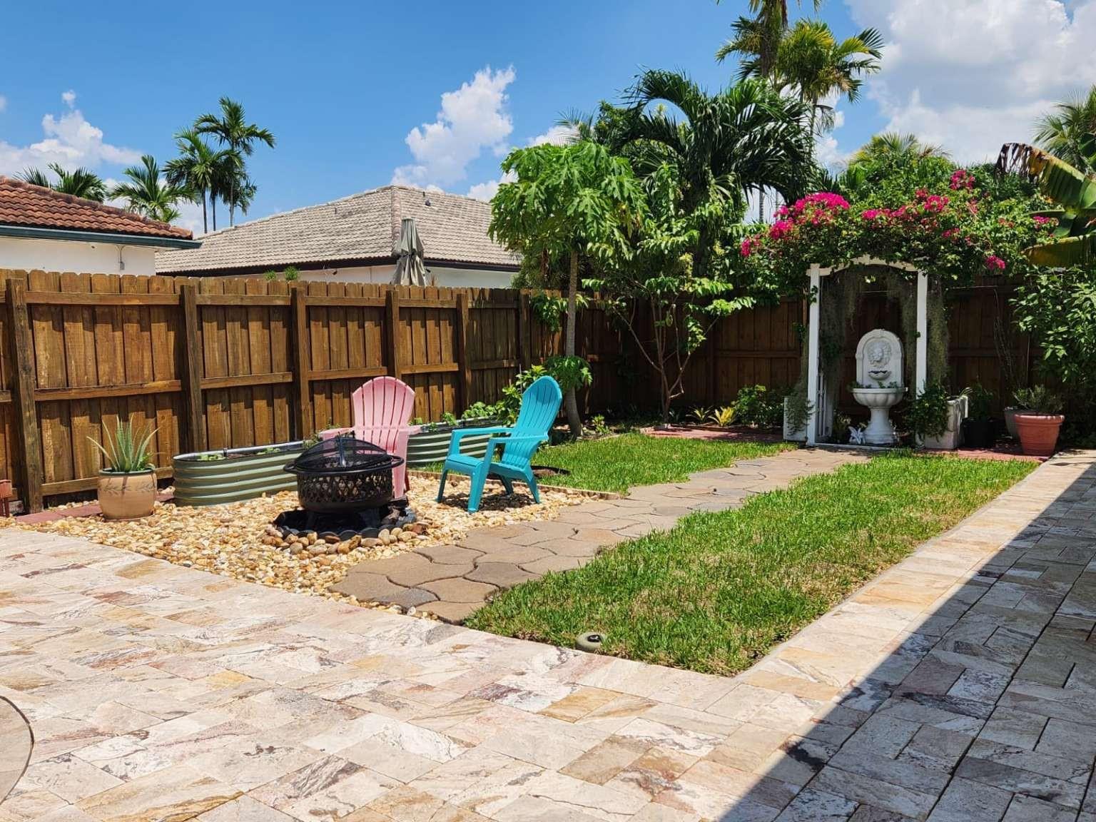 Palm Spring Estates - Residential