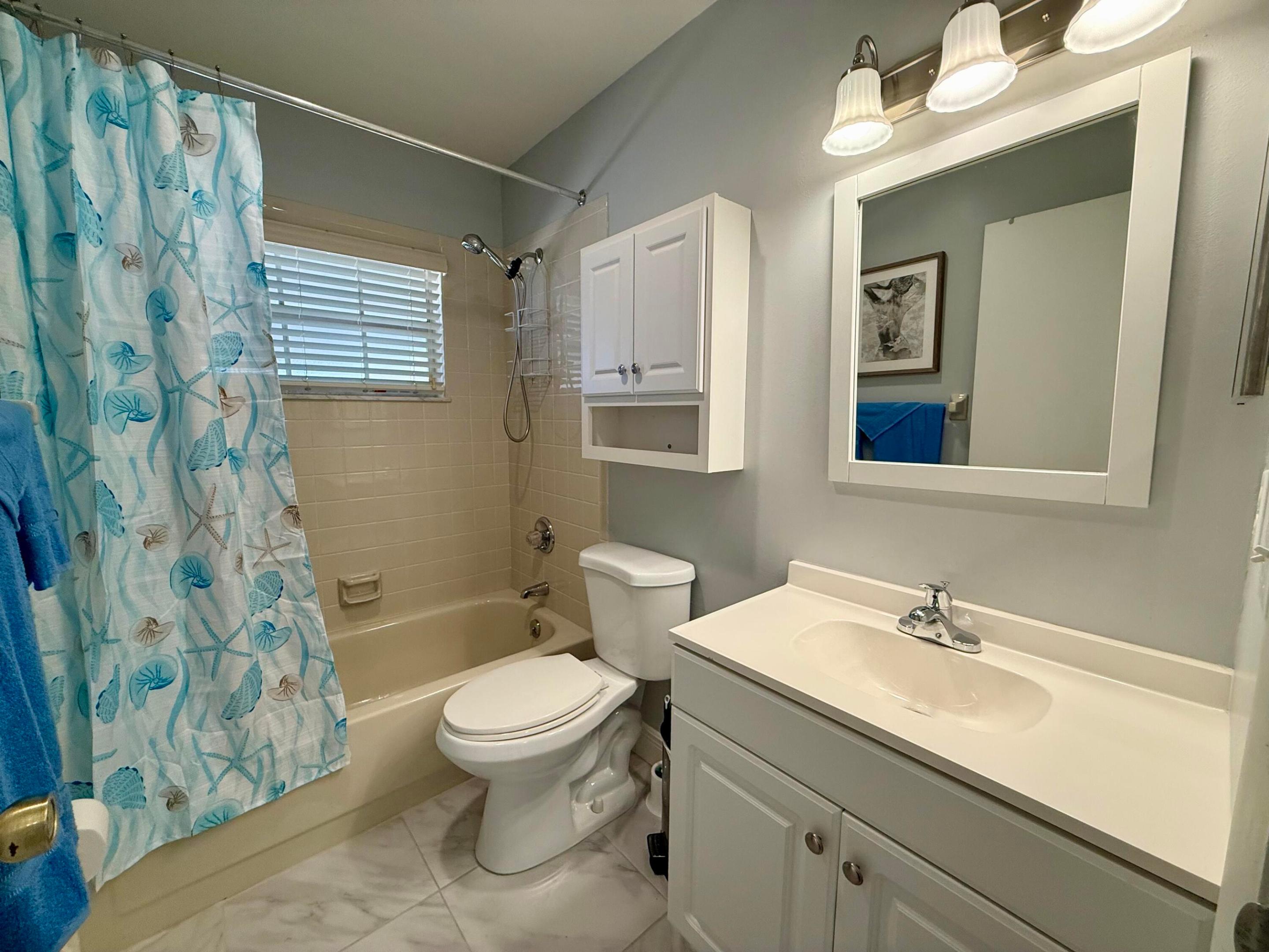 THE GROVE CONDOMINIUM SECTION 1 - Residential Lease