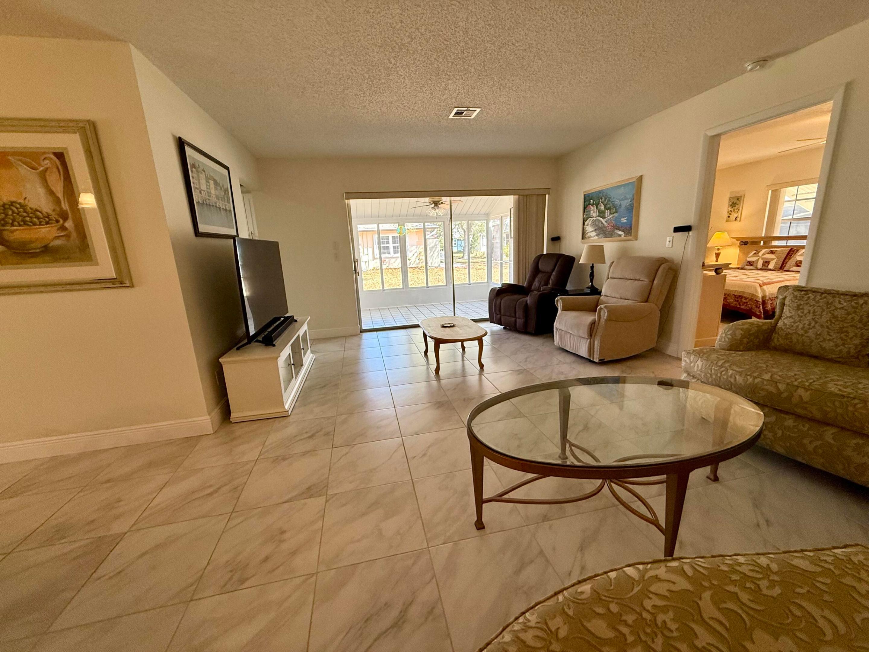 THE GROVE CONDOMINIUM SECTION 1 - Residential Lease