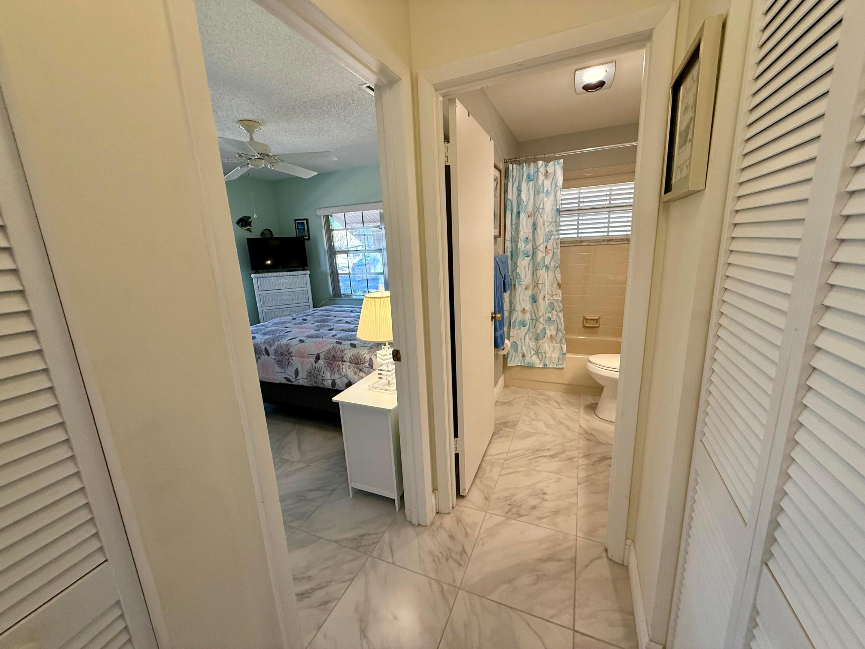 THE GROVE CONDOMINIUM SECTION 1 - Residential Lease