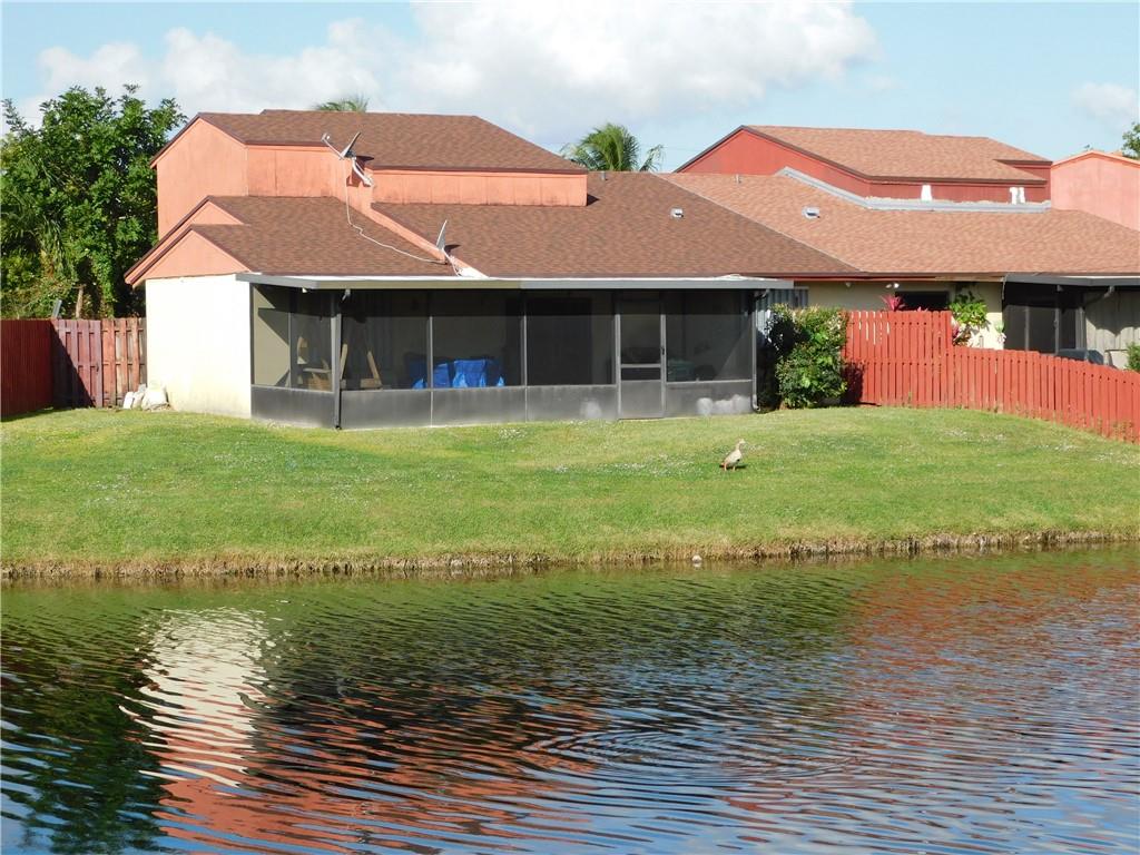 Four Palm Lakes At Pembro - Residential