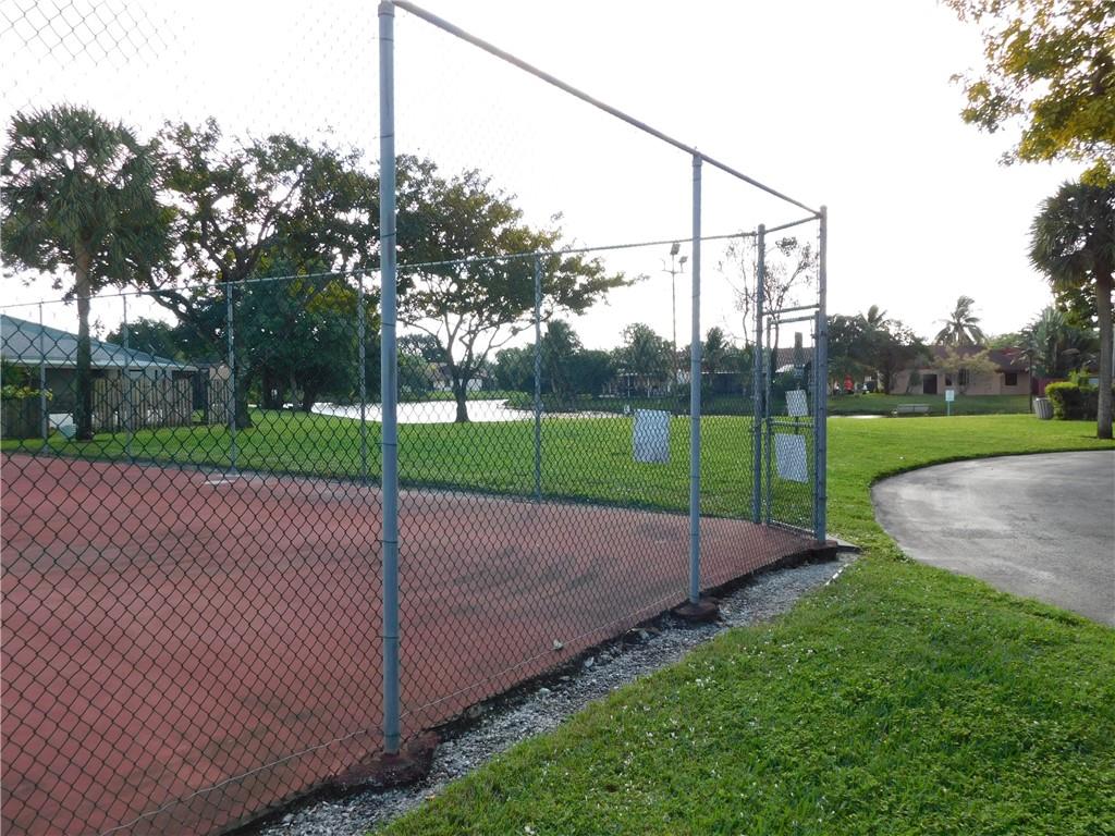 Four Palm Lakes At Pembro - Residential