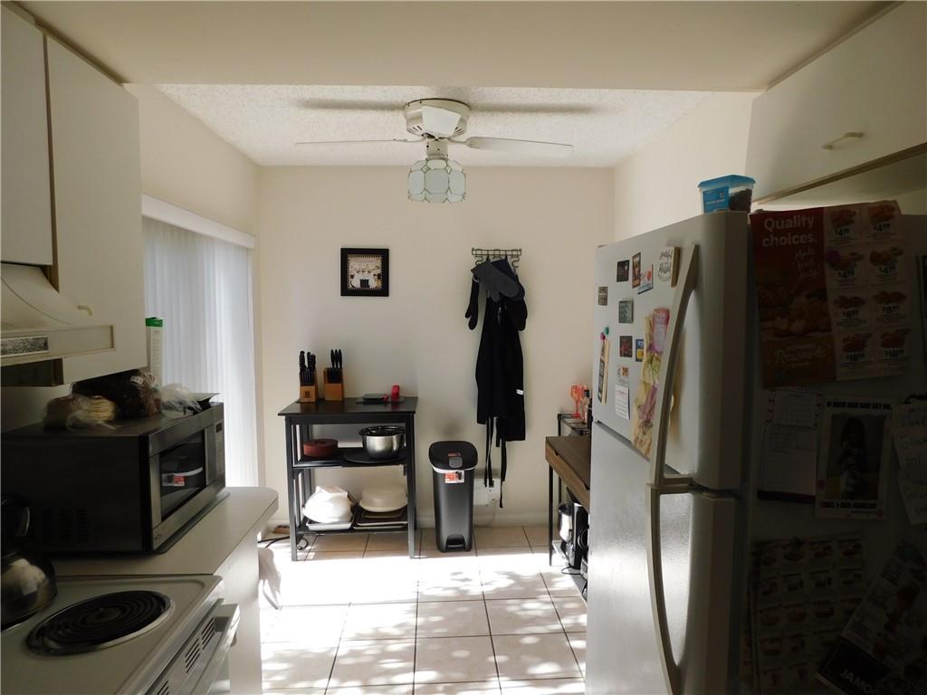 Four Palm Lakes At Pembro - Residential