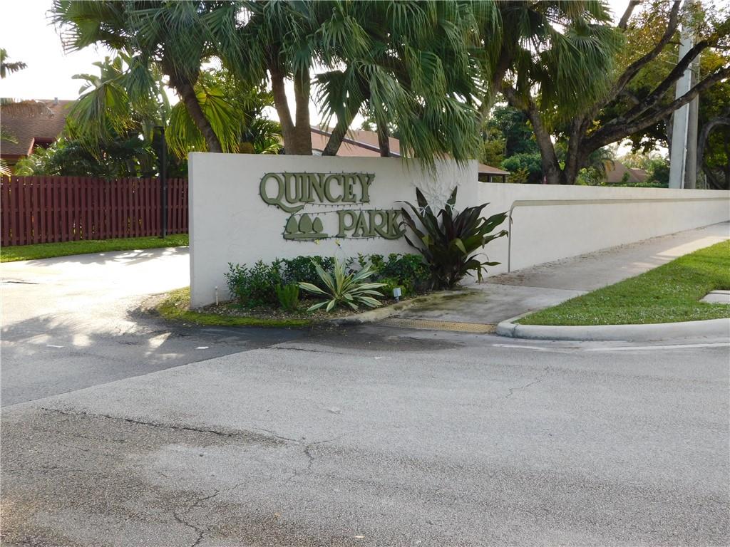 Four Palm Lakes At Pembro - Residential