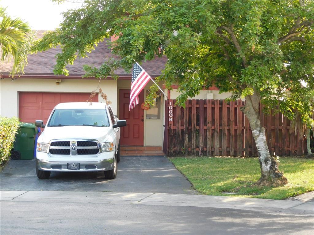 Four Palm Lakes At Pembro - Residential