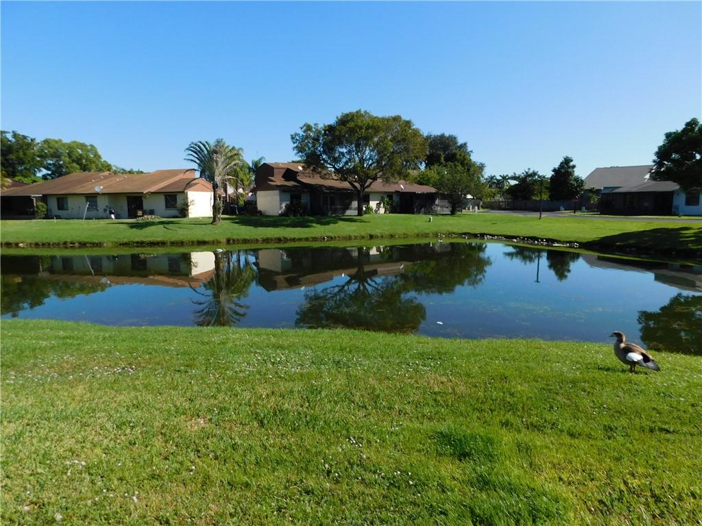 Four Palm Lakes At Pembro - Residential