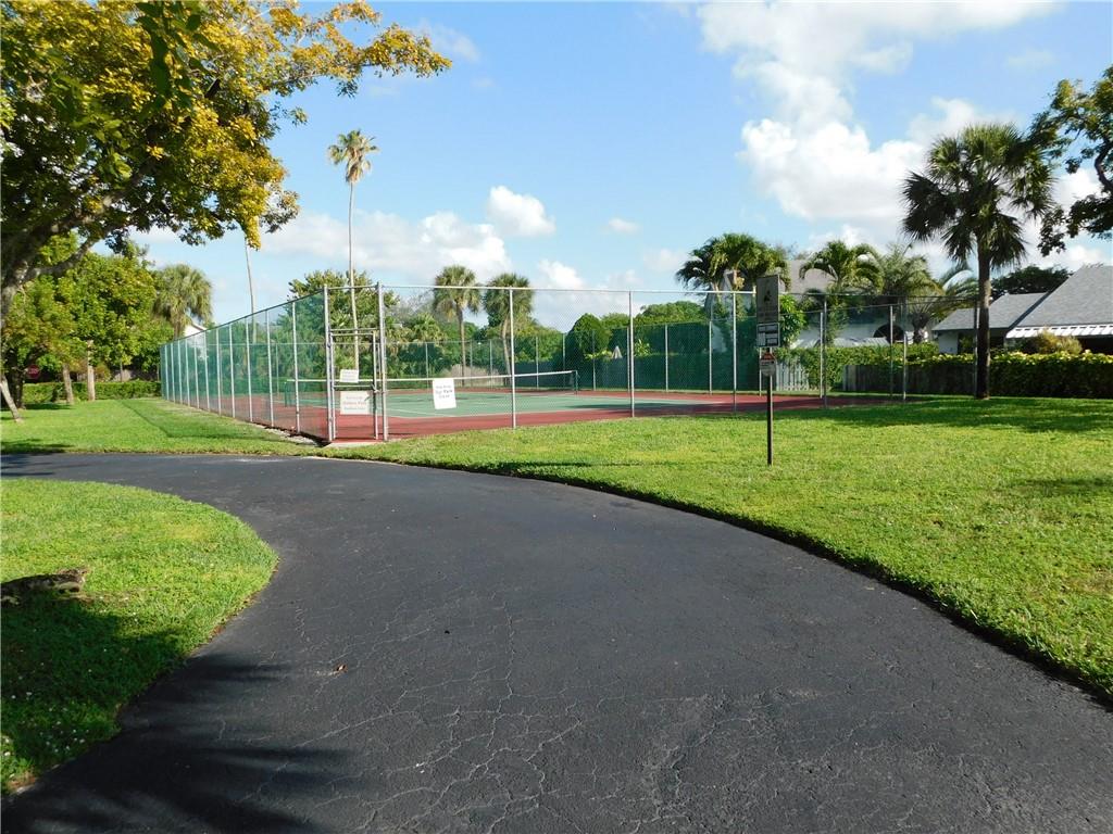 Four Palm Lakes At Pembro - Residential