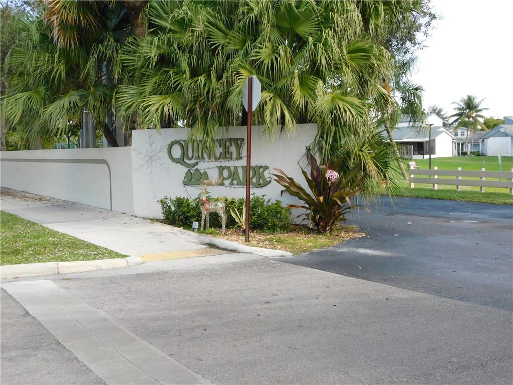 Four Palm Lakes At Pembro - Residential