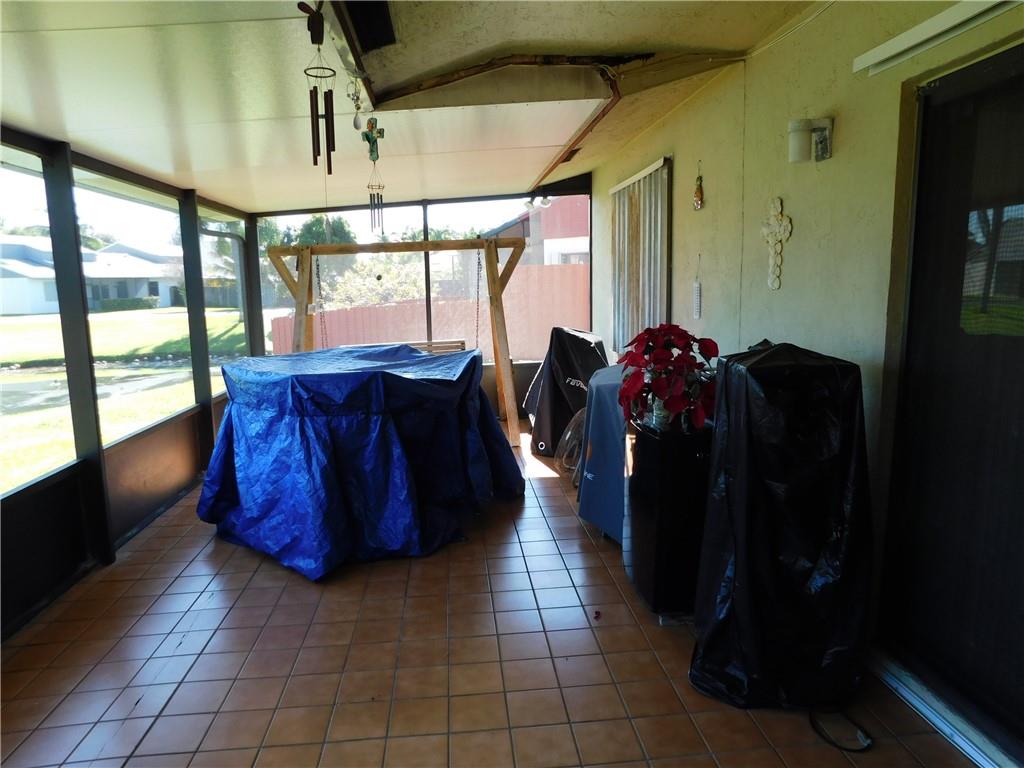 Four Palm Lakes At Pembro - Residential