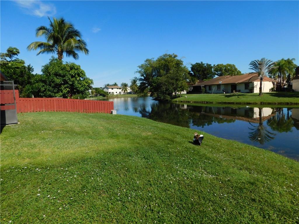 Four Palm Lakes At Pembro - Residential